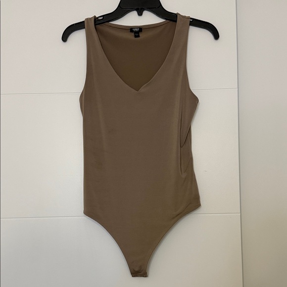 Express Tops - Express V-Neck Tan Bodysuit